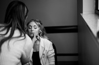 02 girls getting ready