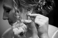 02 Girls Before Ceremony